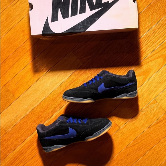 RARE Nike SB Doernbecher FC with OG box 2003 - black and blue glow in the dark - Picture 5 of 6